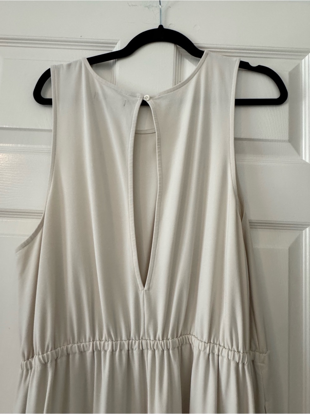 Banana Republic Cream Maxi with Cutout Back - Picture 4 of 8